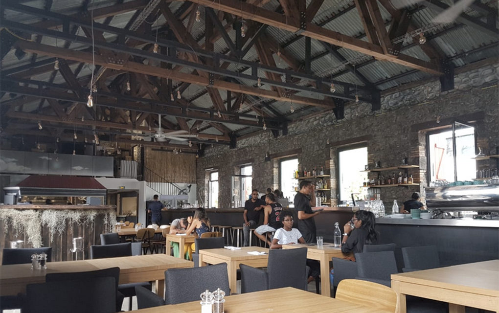 Le Coffee House Bar resto et caf  dans un grand rooftop  